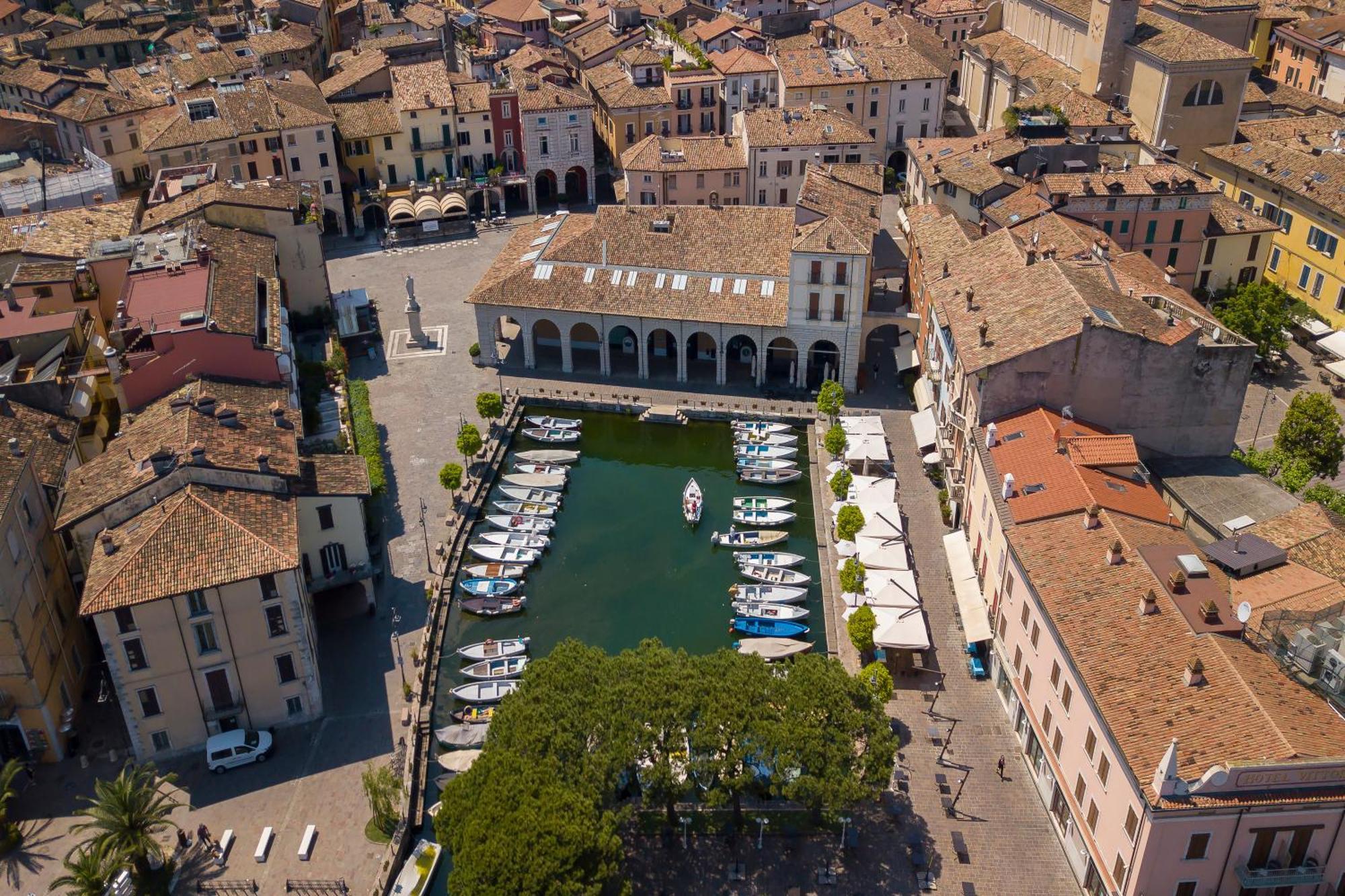 Casa Michelangelo - Happy Rentals Desenzano del Garda Luaran gambar